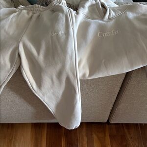 Comfrt Cream Lounge Set